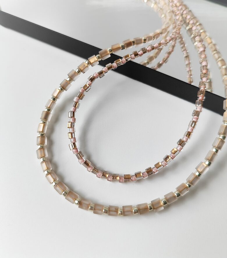 Šampanieša krāsas kaklarotas sievietēm, komplekts (2 gab.)