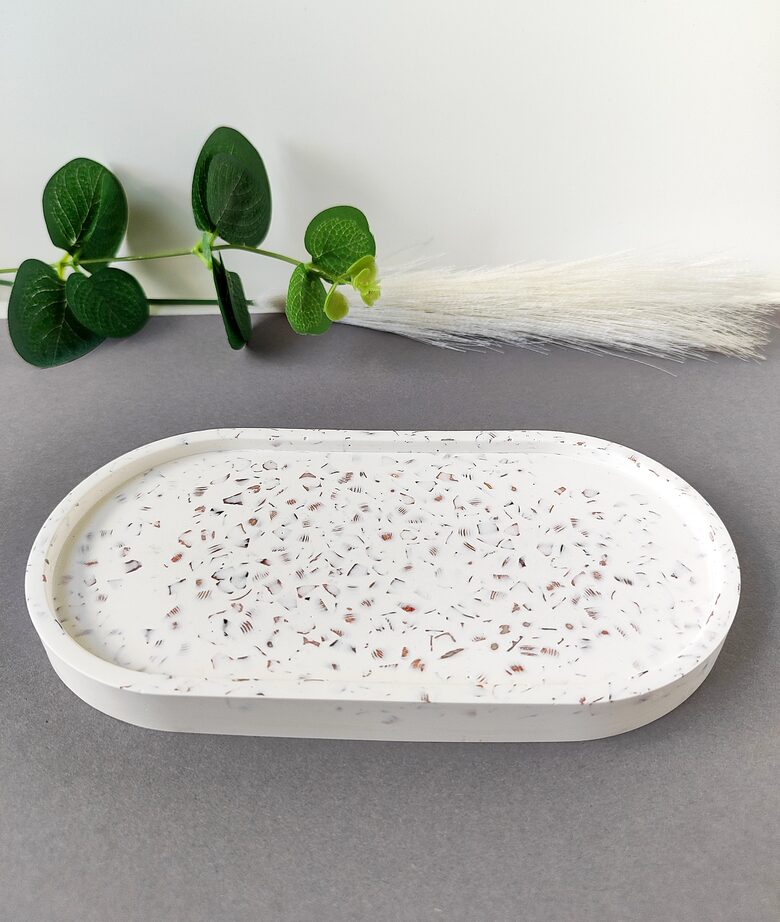 White jewelry and candle tray with seashells, small