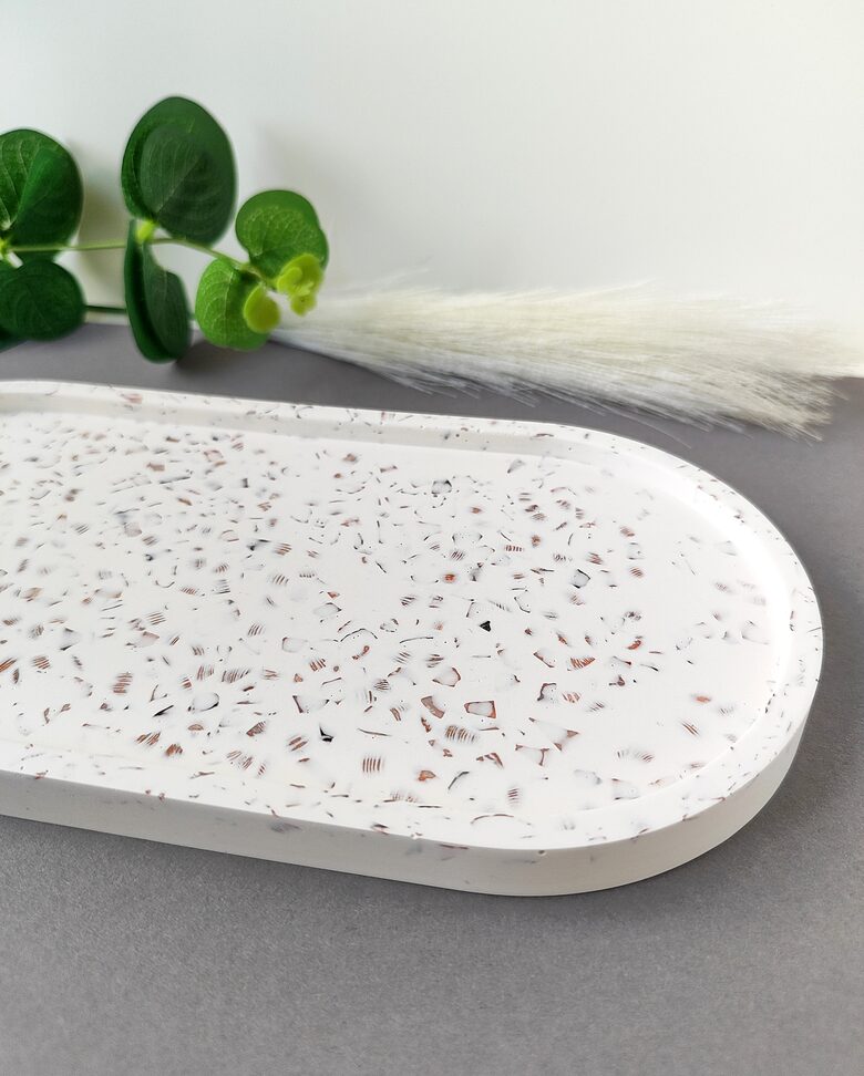 White jewelry and candle tray with seashells, large