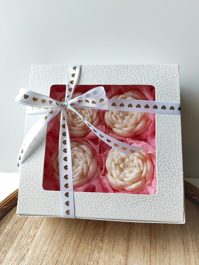 Ziedu sveces Peonijas - dāvanu komplekts, rozā