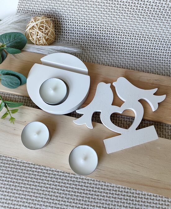Tea light holder