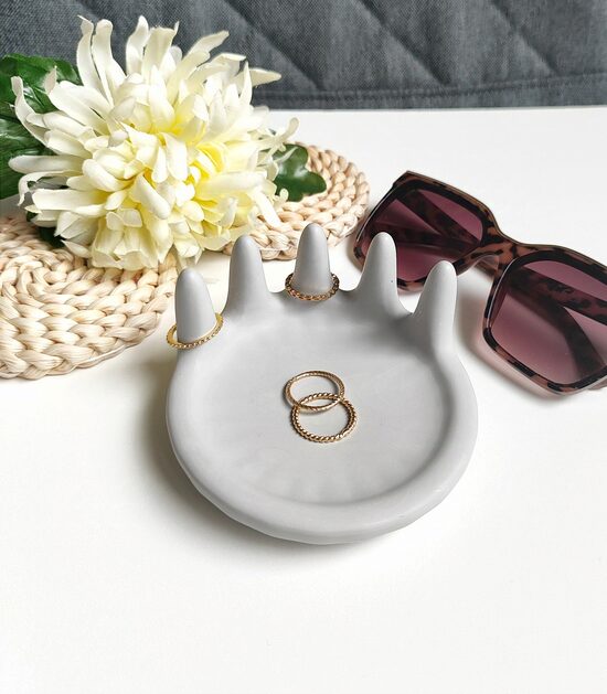 Decorative jewelry dish, grey