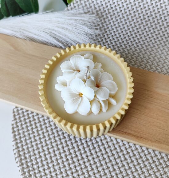 Soy wax candle - yellow jar with floral design