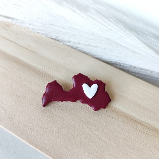 Latvian pin with a heart